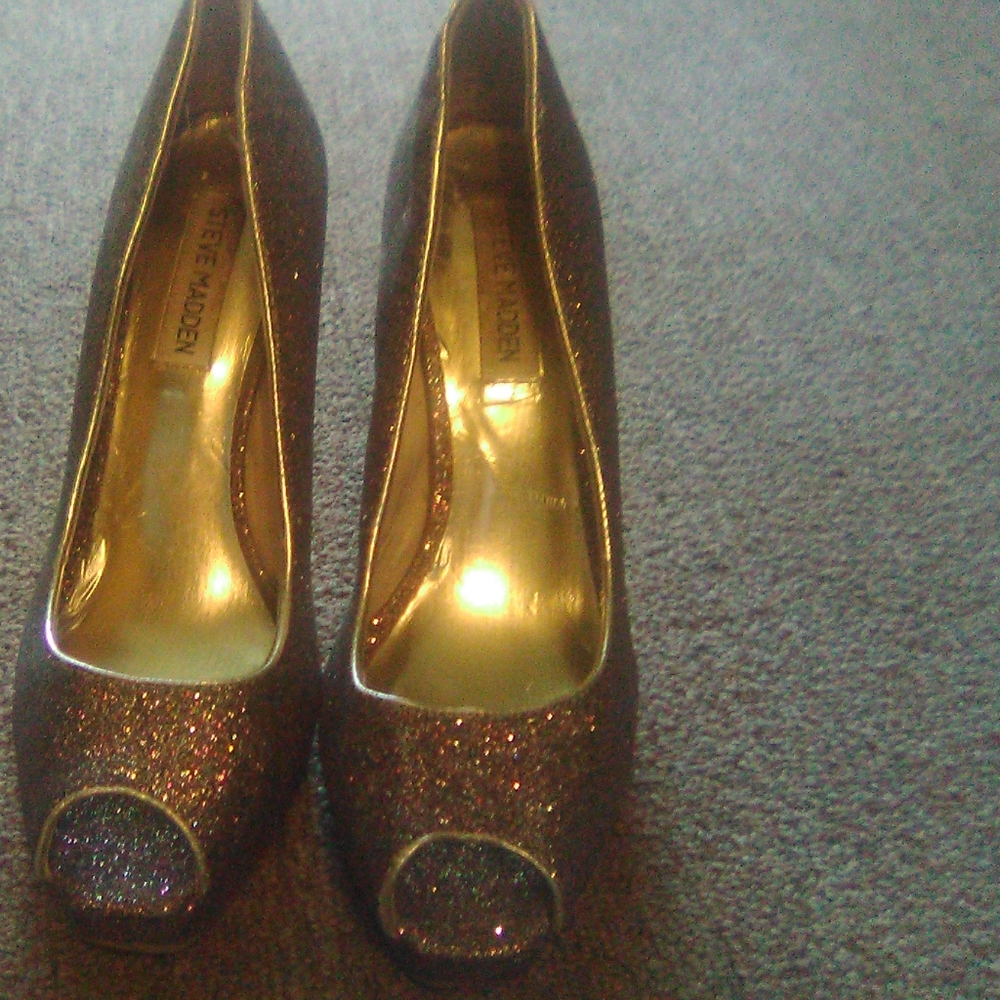 Steve Madden rose gold glittery shoes